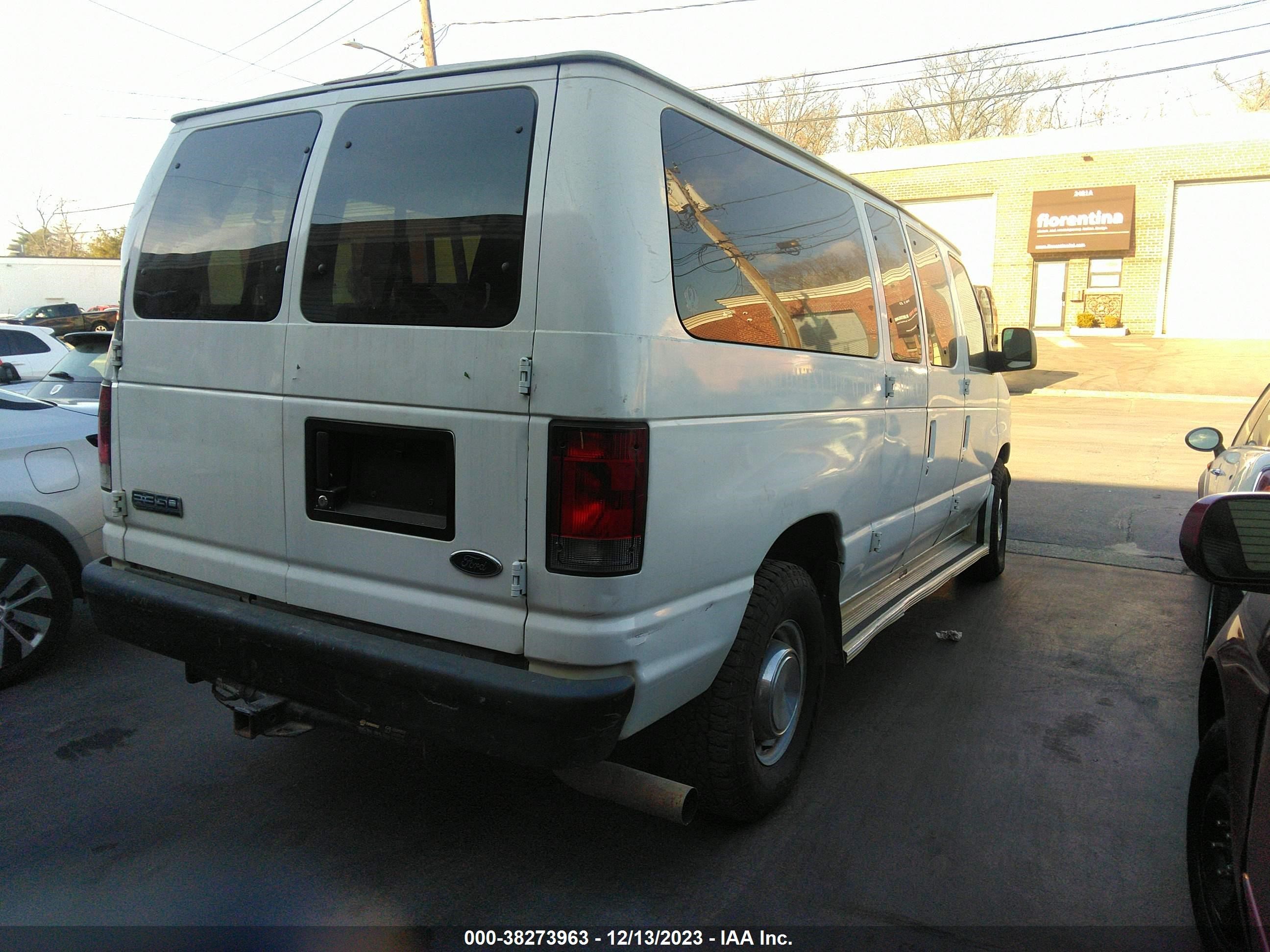 Photo 3 VIN: 1FBNE31P26DA46584 - FORD ECONOLINE 