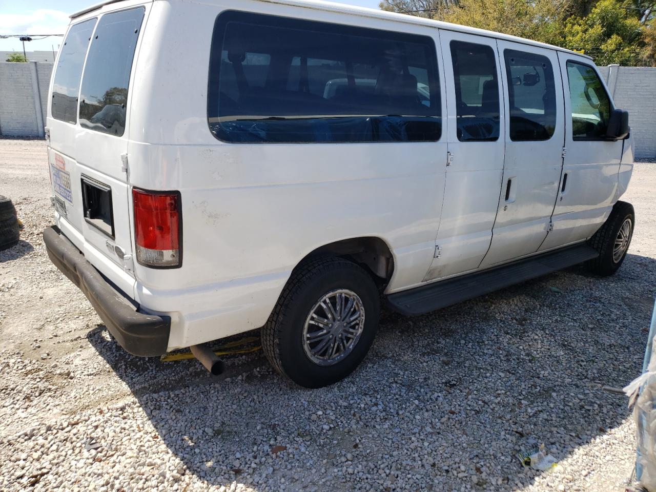 Photo 2 VIN: 1FBNE3BL6ADA01796 - FORD ECONOLINE 