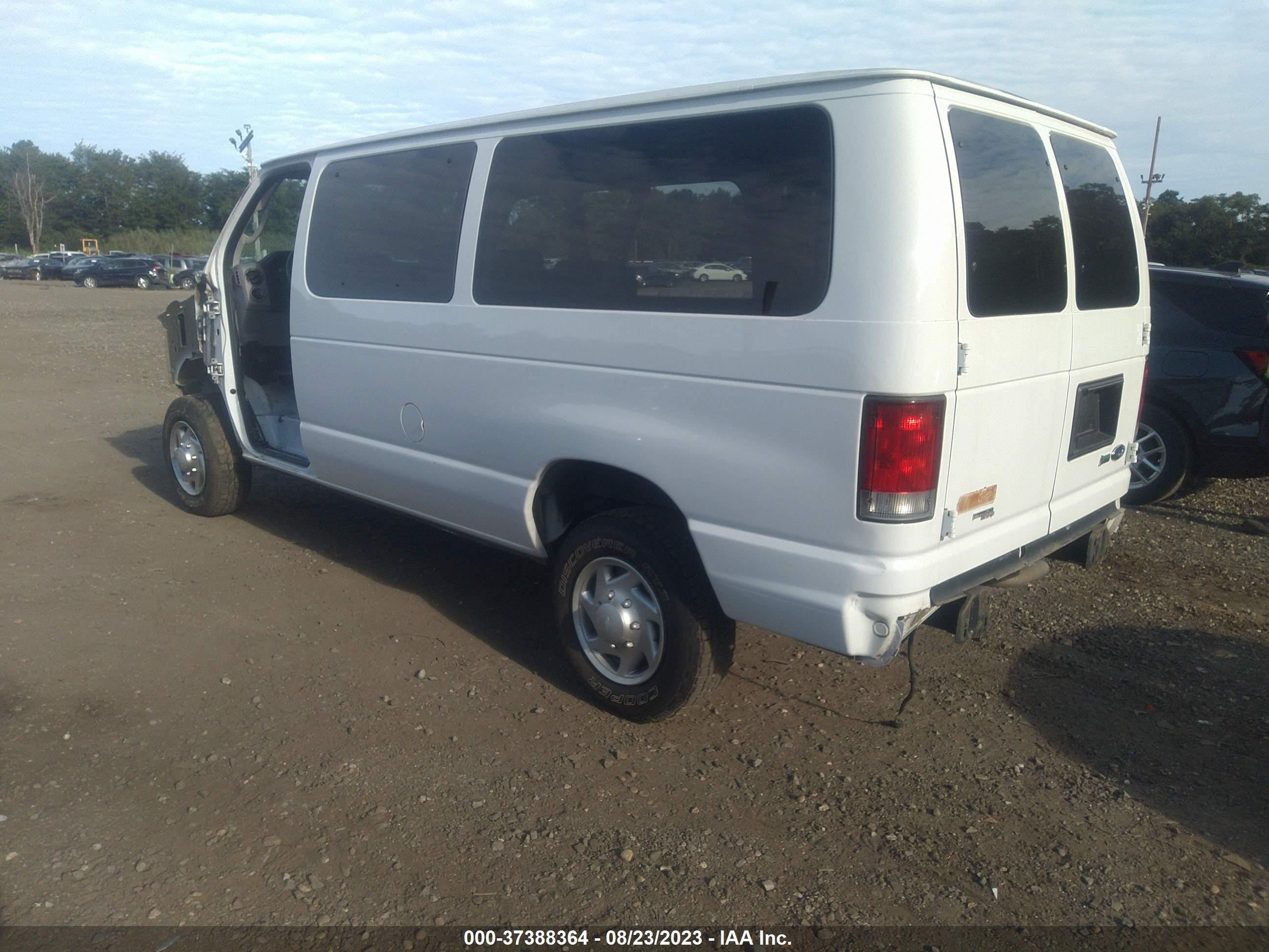 Photo 2 VIN: 1FBNE3BL8EDA32344 - FORD ECONOLINE 