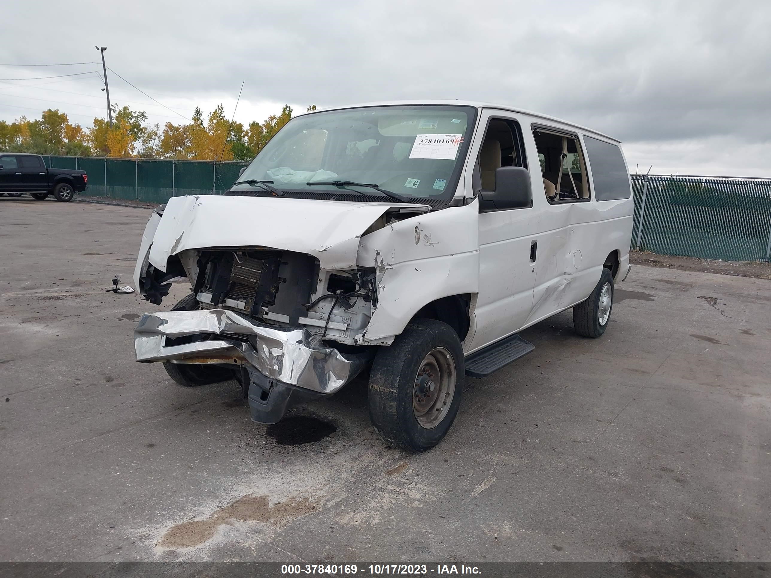 Photo 5 VIN: 1FBNE3BL9DDA65531 - FORD ECONOLINE WAGON 