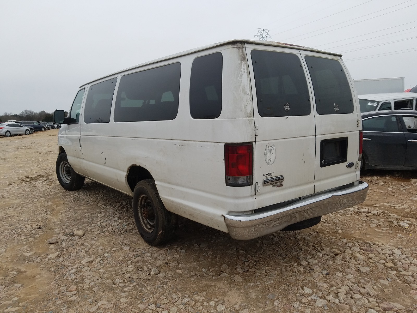 Photo 2 VIN: 1FBSS31L27DA33800 - FORD ECONOLINE 