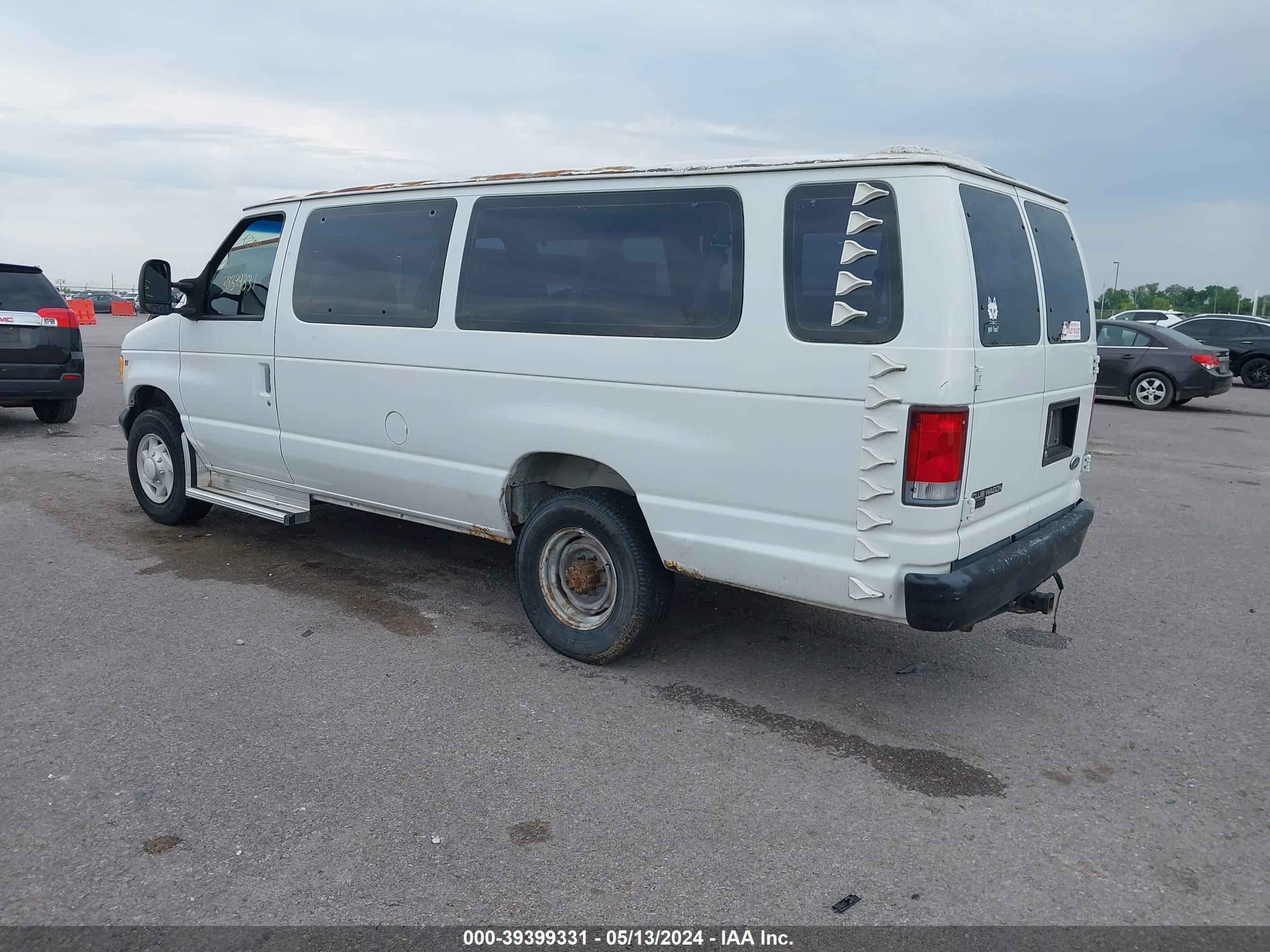 Photo 2 VIN: 1FBSS31L2WHA74466 - FORD ECONOLINE 