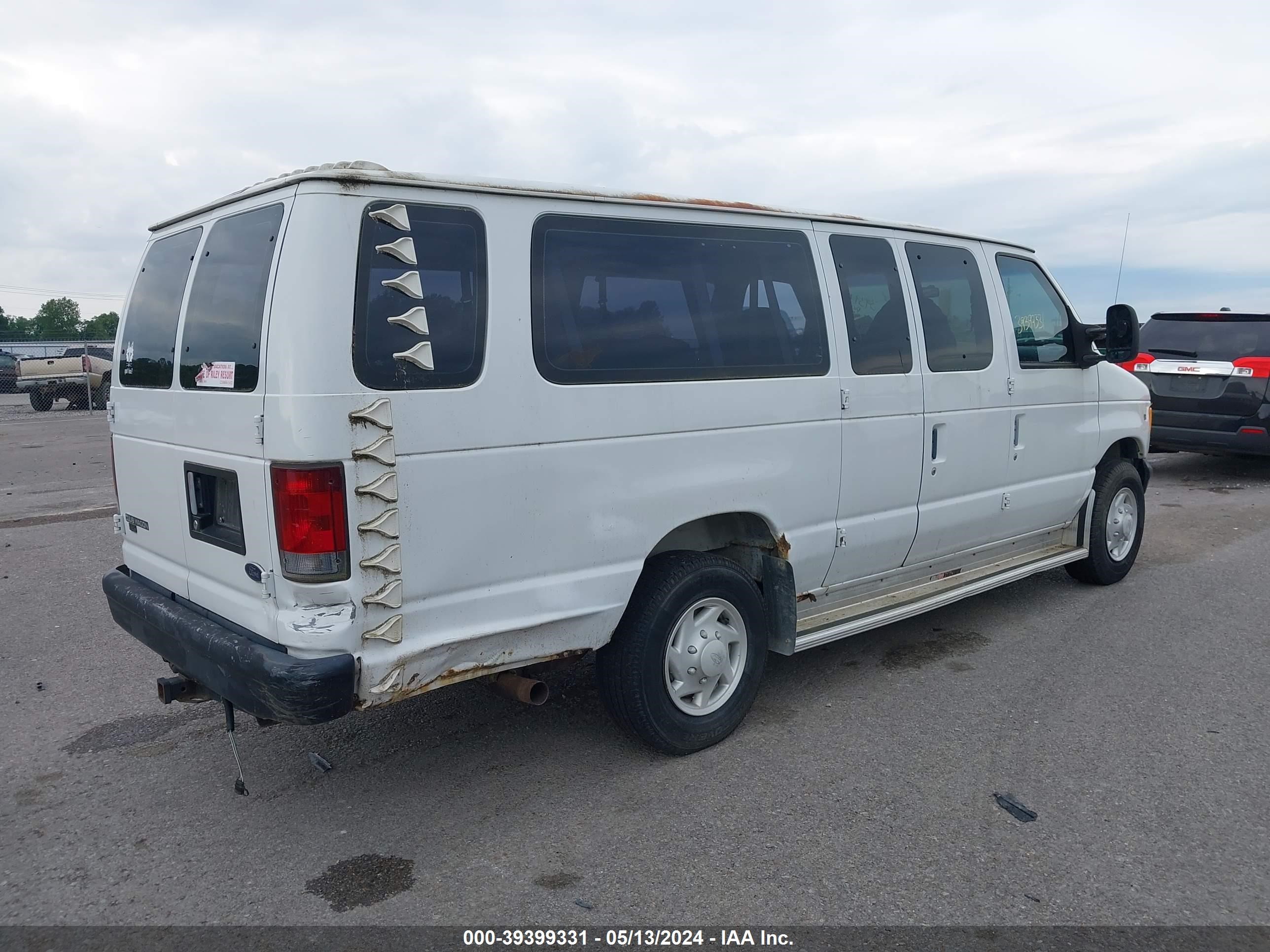 Photo 3 VIN: 1FBSS31L2WHA74466 - FORD ECONOLINE 