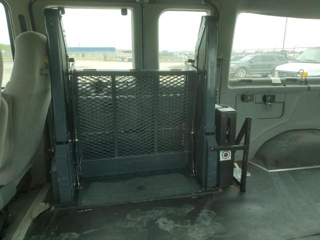 Photo 9 VIN: 1FBSS31L3XHA11409 - FORD E350 