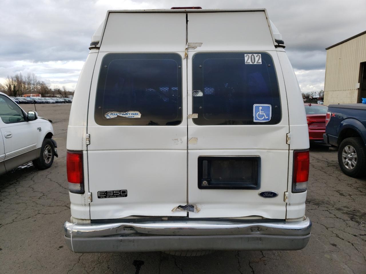 Photo 5 VIN: 1FBSS31L3YHB60114 - FORD ECONOLINE 