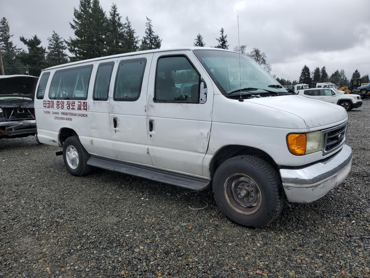 Photo 3 VIN: 1FBSS31L43HB43945 - FORD ECONOLINE 