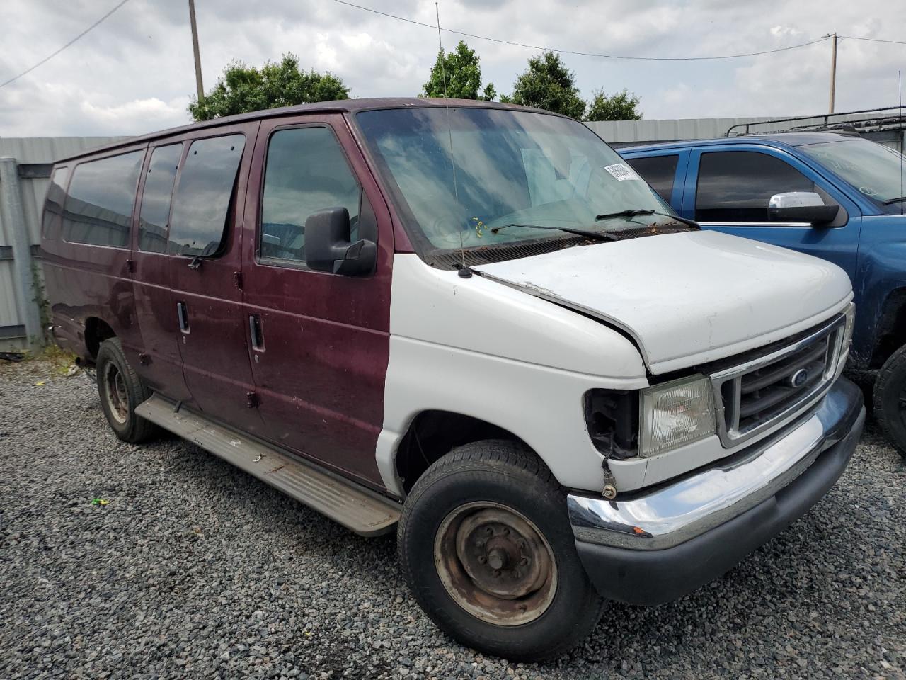 Photo 3 VIN: 1FBSS31L55HA92796 - FORD ECONOLINE 