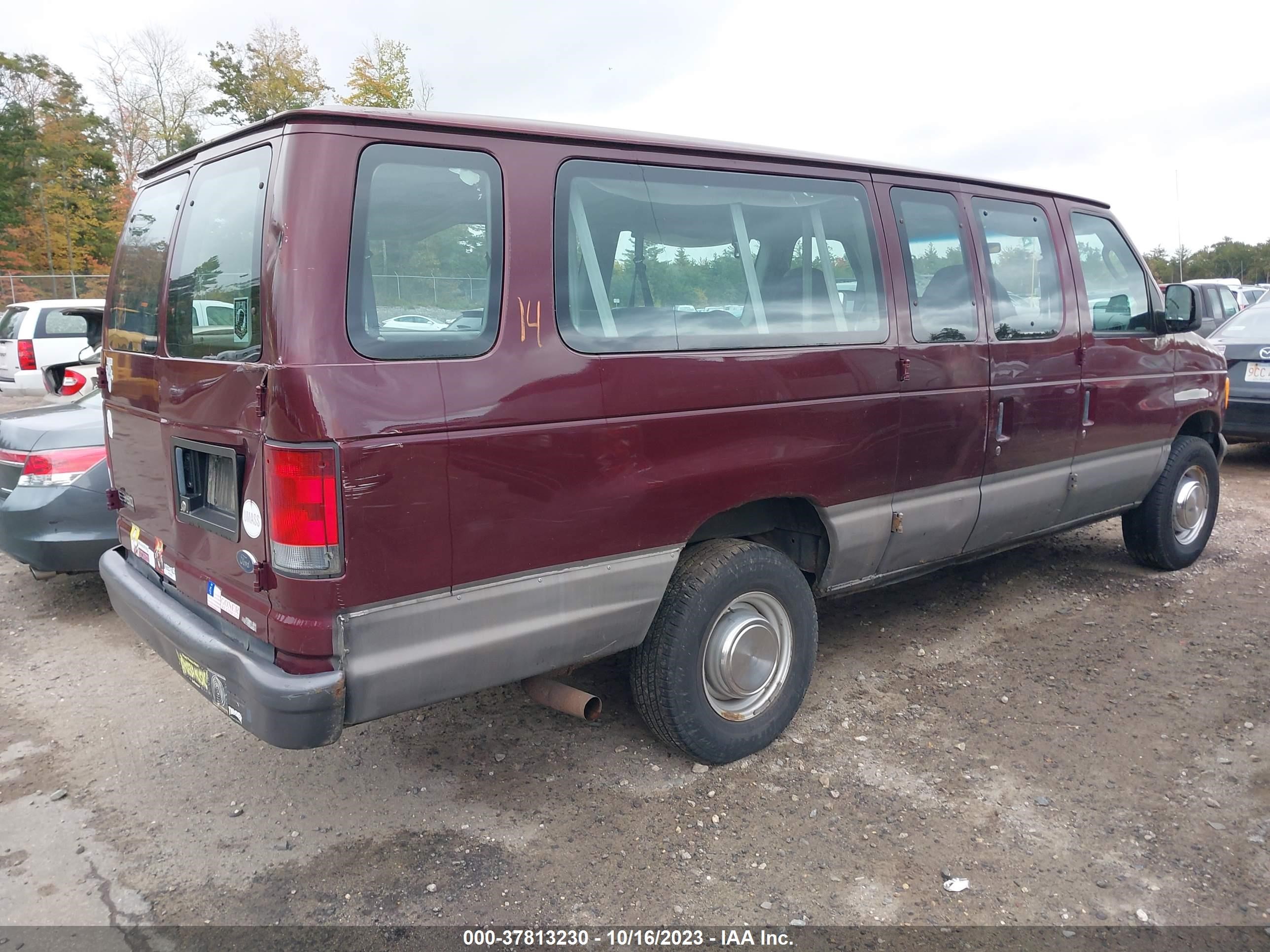 Photo 3 VIN: 1FBSS31L65HB17009 - FORD ECONOLINE 