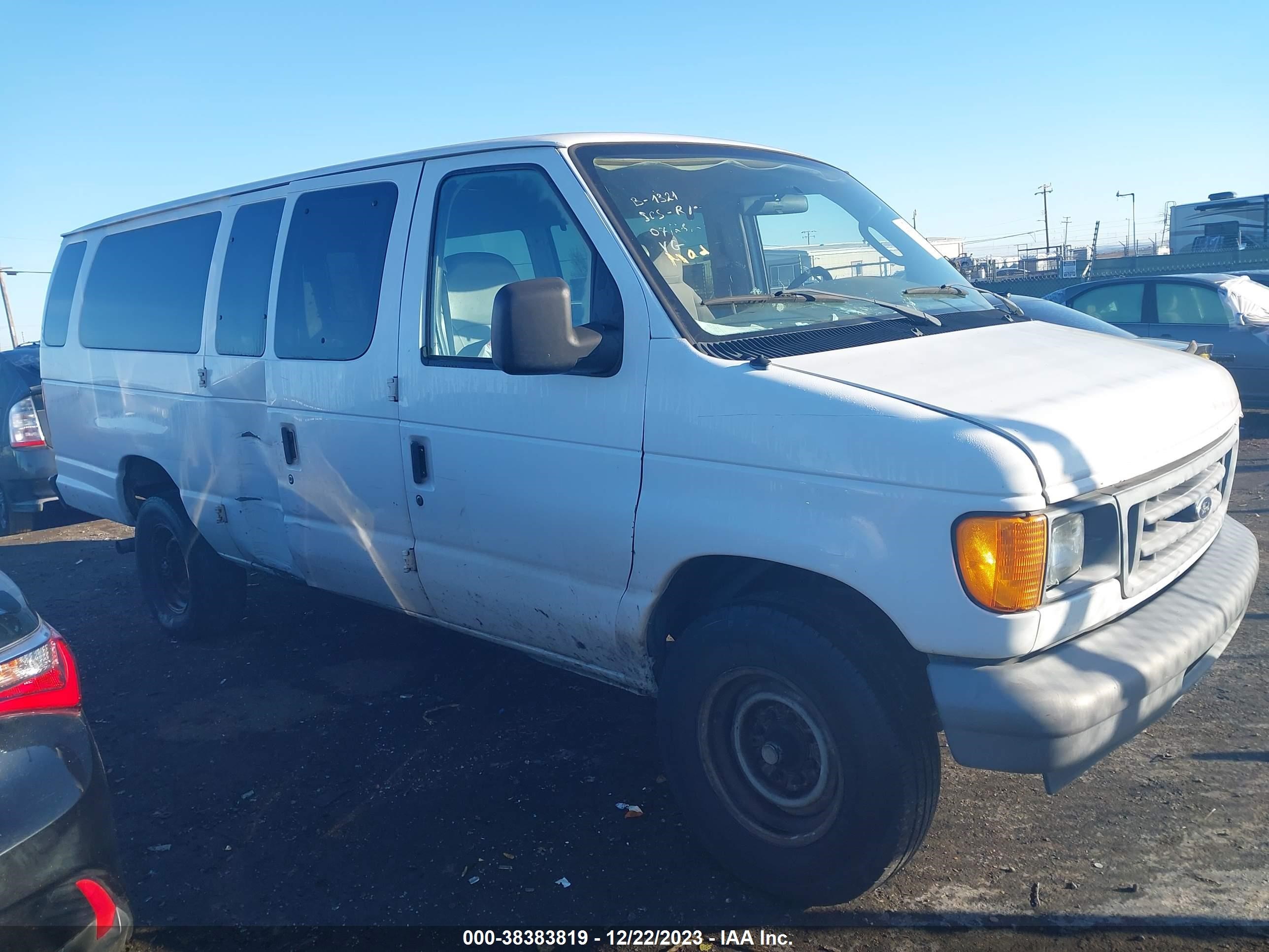 Photo 0 VIN: 1FBSS31L87DB42648 - FORD ECONOLINE 