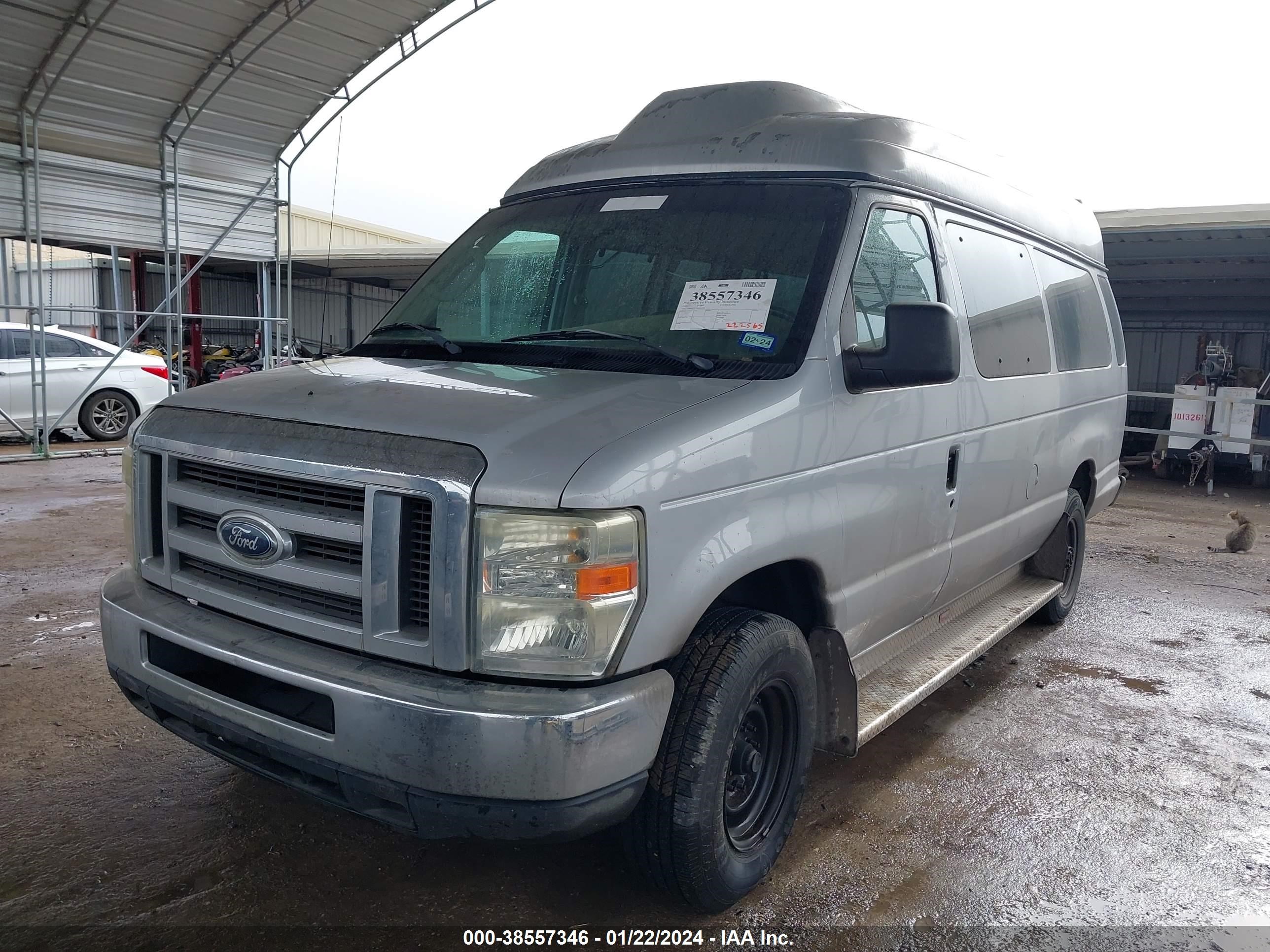 Photo 1 VIN: 1FBSS31L98DA69291 - FORD ECONOLINE 