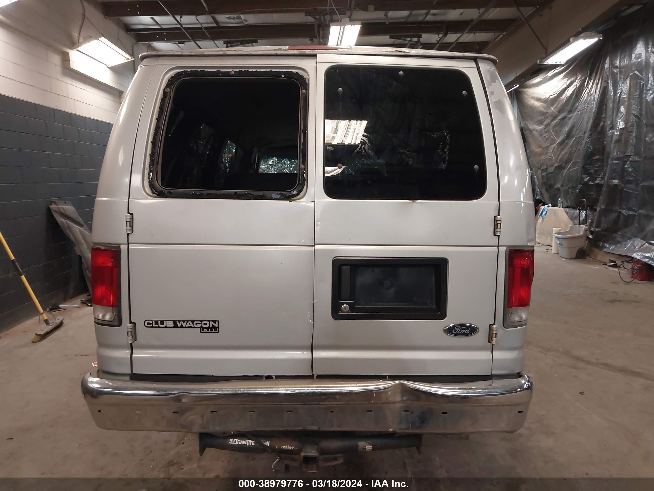 Photo 15 VIN: 1FBSS31L9WHA74707 - FORD ECONOLINE 