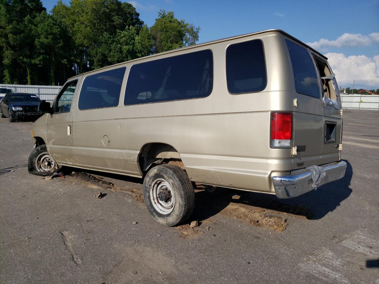 Photo 1 VIN: 1FBSS31L9YHA56176 - FORD ECONOLINE 