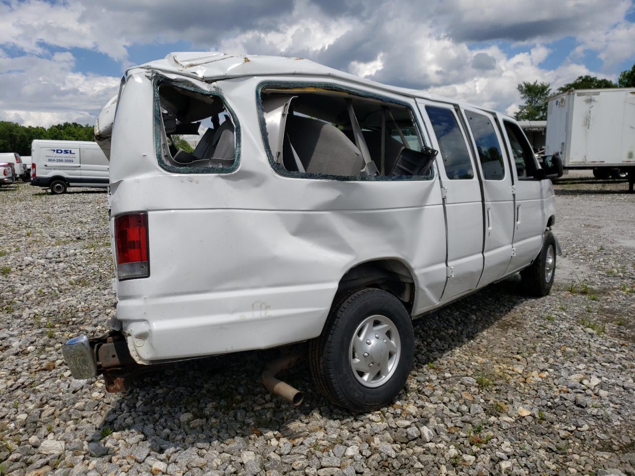 Photo 2 VIN: 1FBSS3BL0ADA48754 - FORD ECONOLINE 