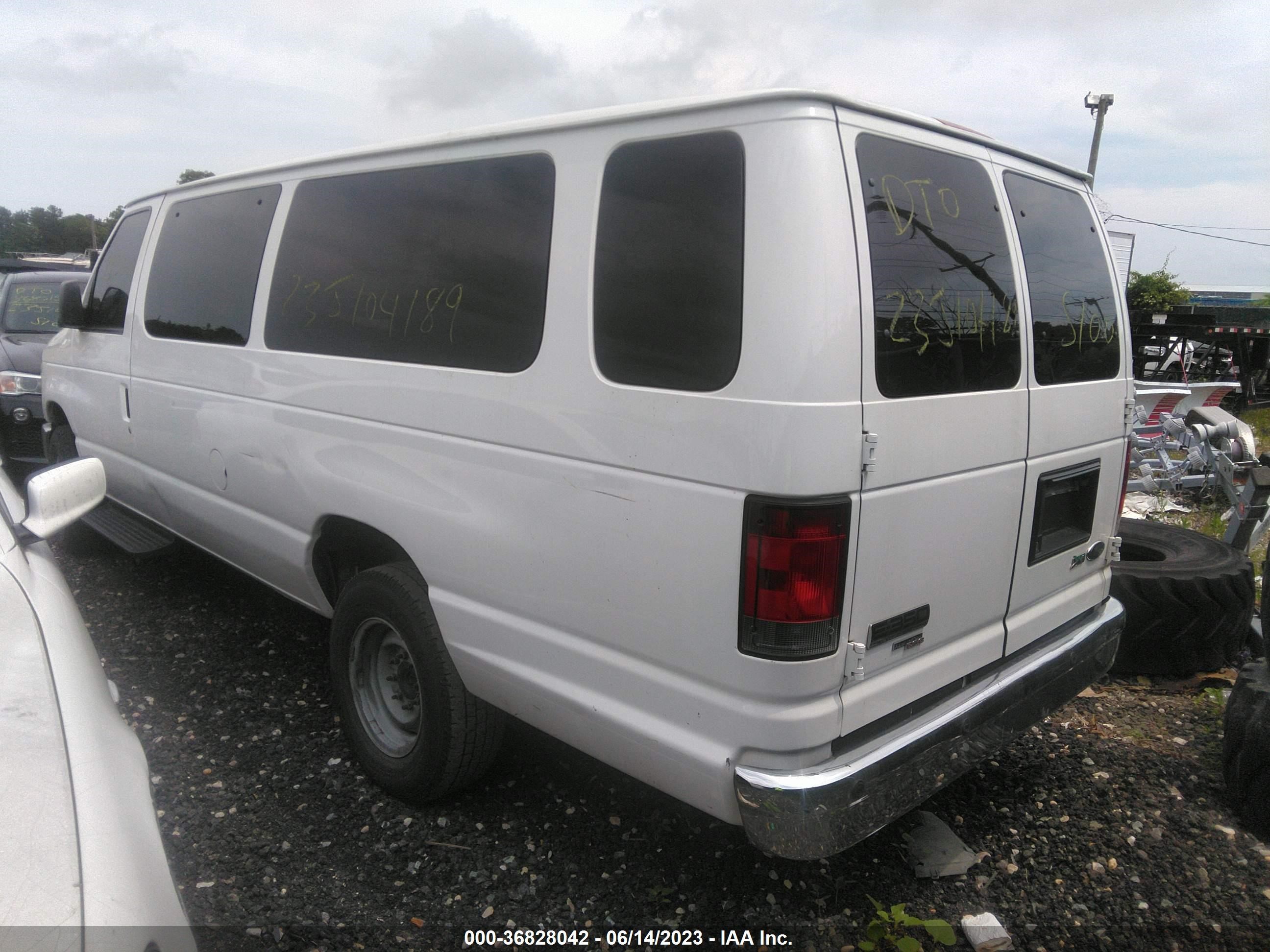 Photo 2 VIN: 1FBSS3BL1BDA85264 - FORD ECONOLINE 