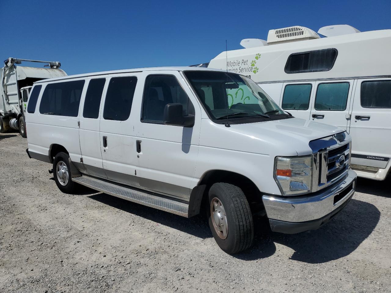 Photo 3 VIN: 1FBSS3BL2BDB07448 - FORD ECONOLINE 