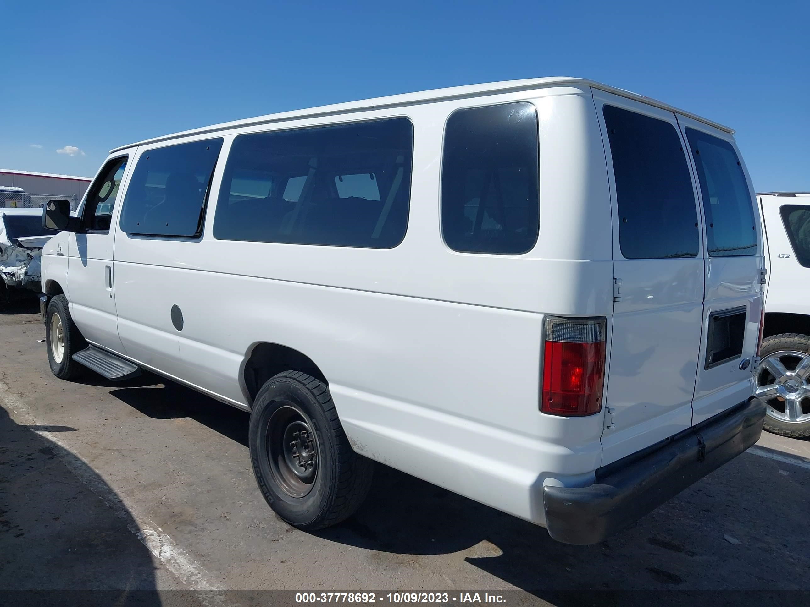 Photo 2 VIN: 1FBSS3BL6ADA22224 - FORD ECONOLINE 