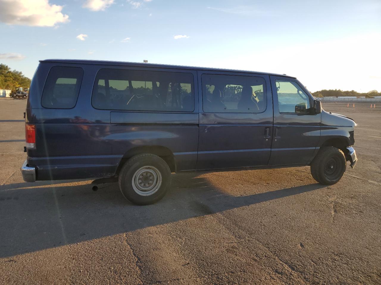 Photo 2 VIN: 1FBSS3BL7DDB07772 - FORD ECONOLINE 