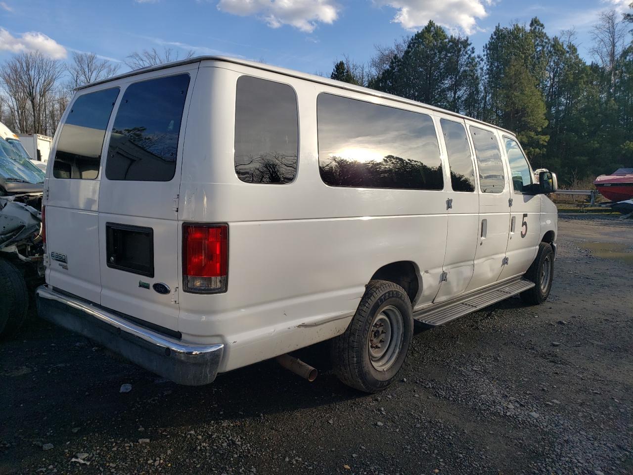 Photo 2 VIN: 1FBSS3BL8EDB00329 - FORD ECONOLINE 