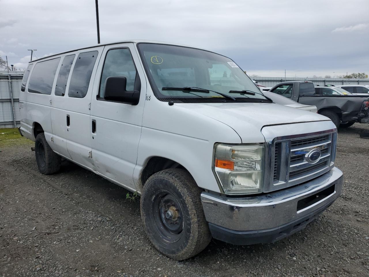 Photo 3 VIN: 1FBSS3BL9ADA31807 - FORD ECONOLINE 