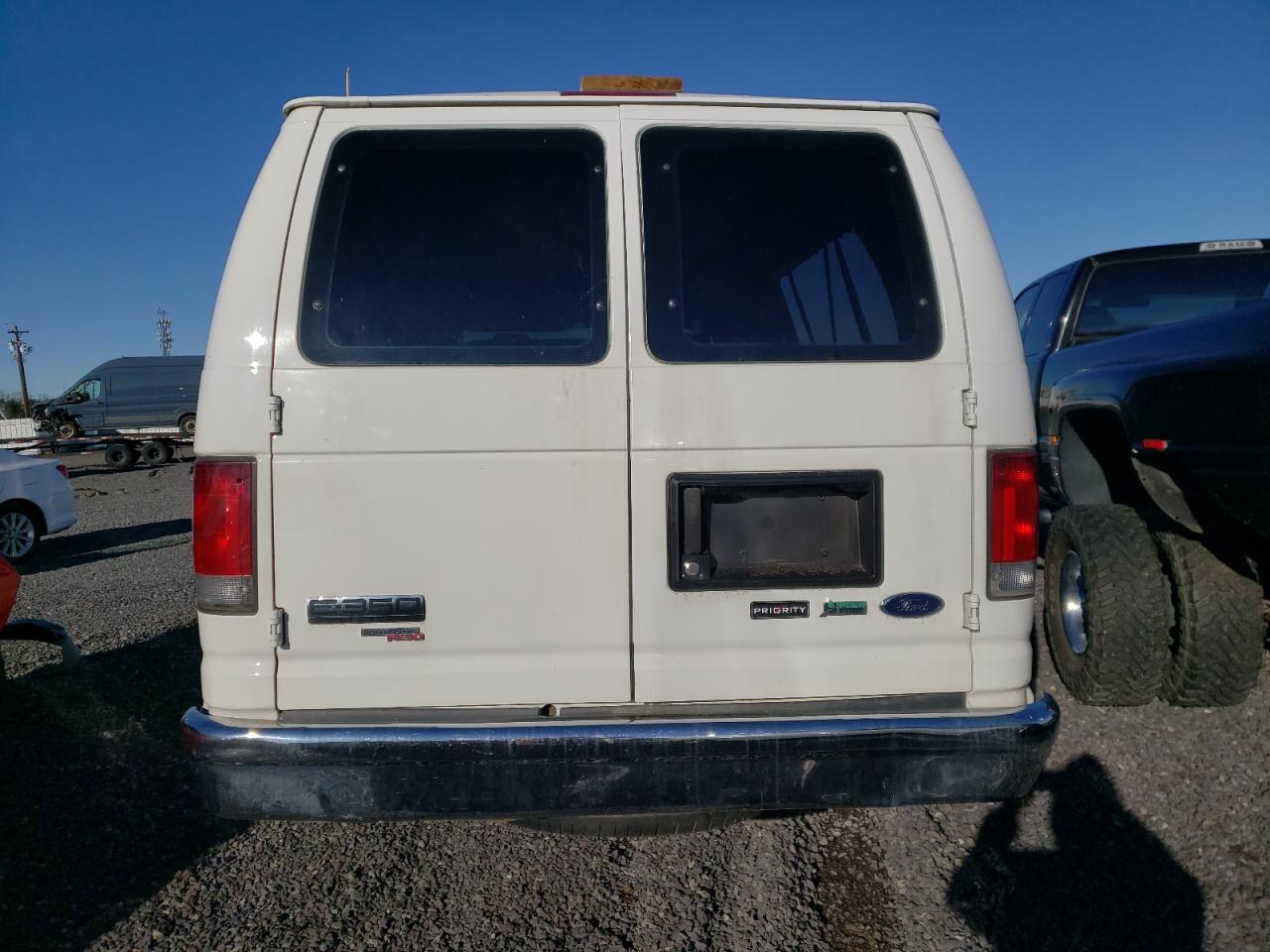 Photo 5 VIN: 1FBSS3BLXCDA03789 - FORD ECONOLINE 