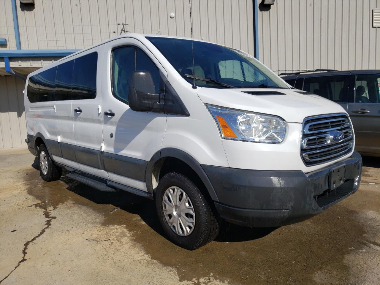 Photo 3 VIN: 1FBZX2ZM0GKA99944 - FORD TRANSIT 