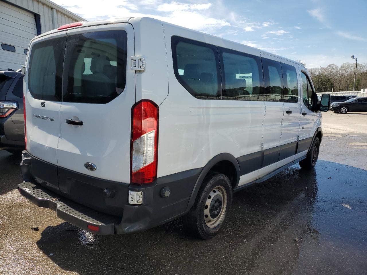 Photo 2 VIN: 1FBZX2ZM4FKA42208 - FORD TRANSIT 