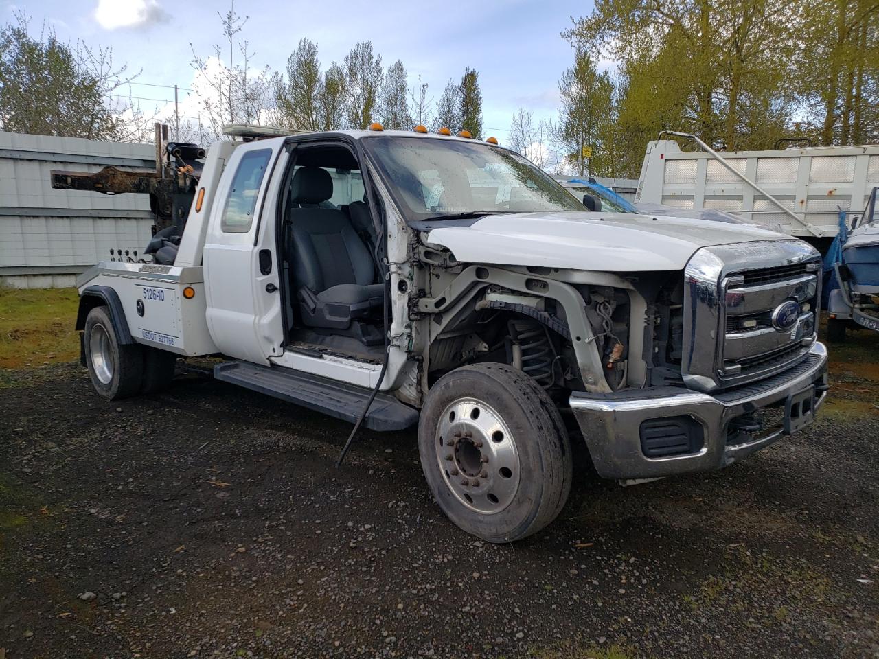 Photo 3 VIN: 1FD0X5GT7FEB40806 - FORD F550 