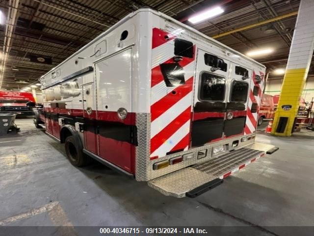 Photo 2 VIN: 1FD0X5HT8HEC22917 - FORD F-550 