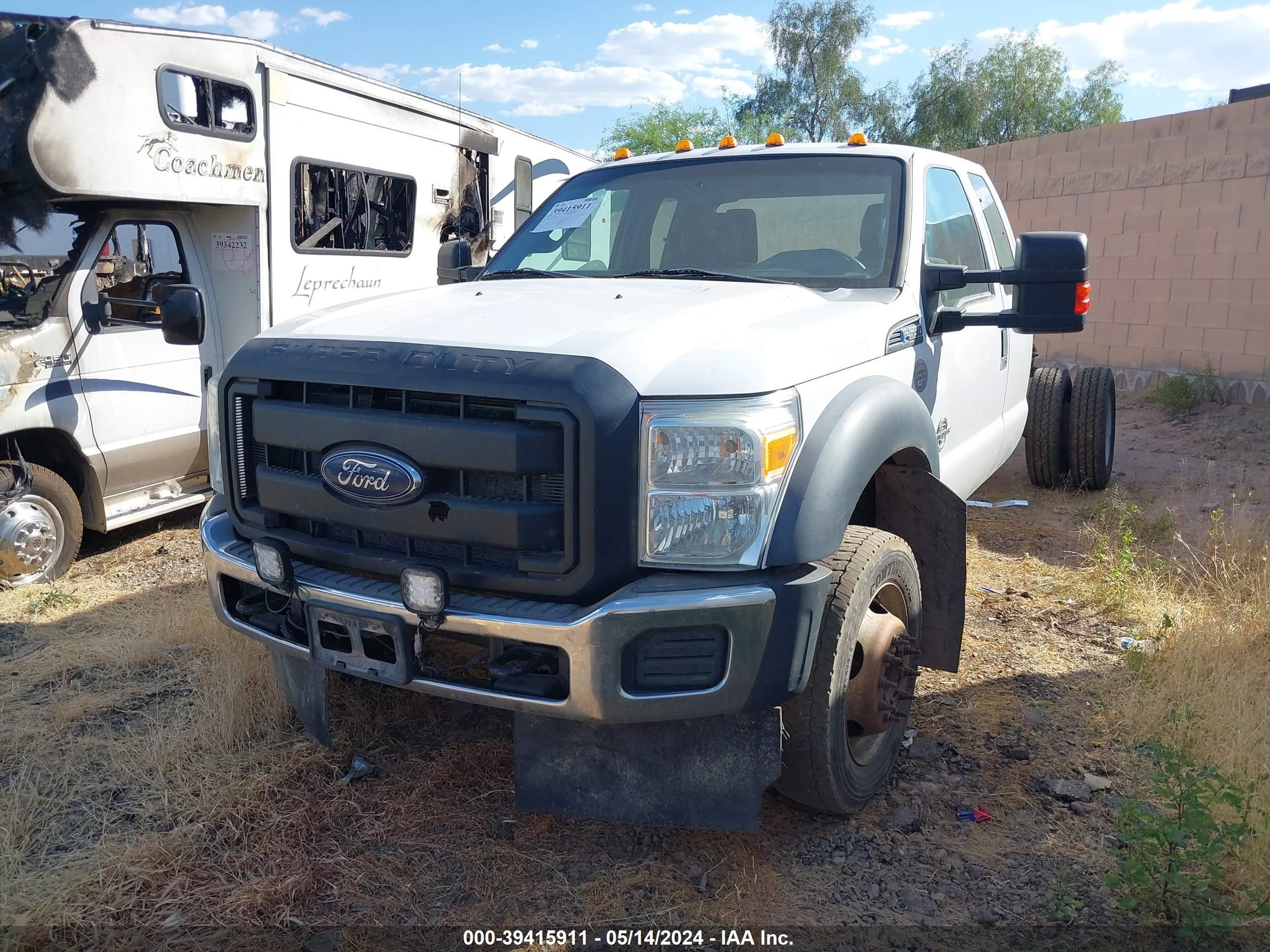 Photo 1 VIN: 1FD0X5HT9EEB70547 - FORD NULL 