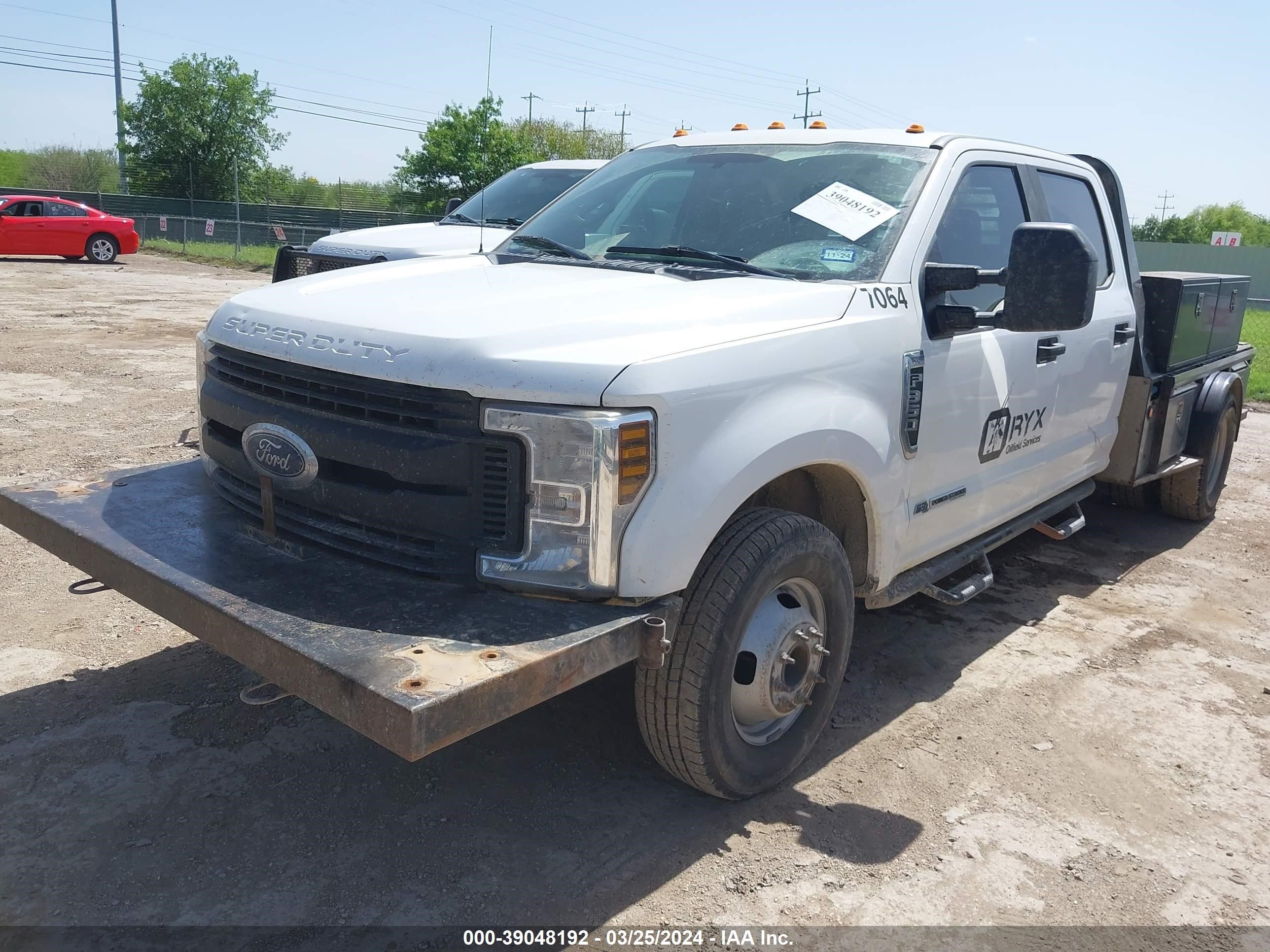 Photo 1 VIN: 1FD8W3CT2KEG48644 - FORD F350 