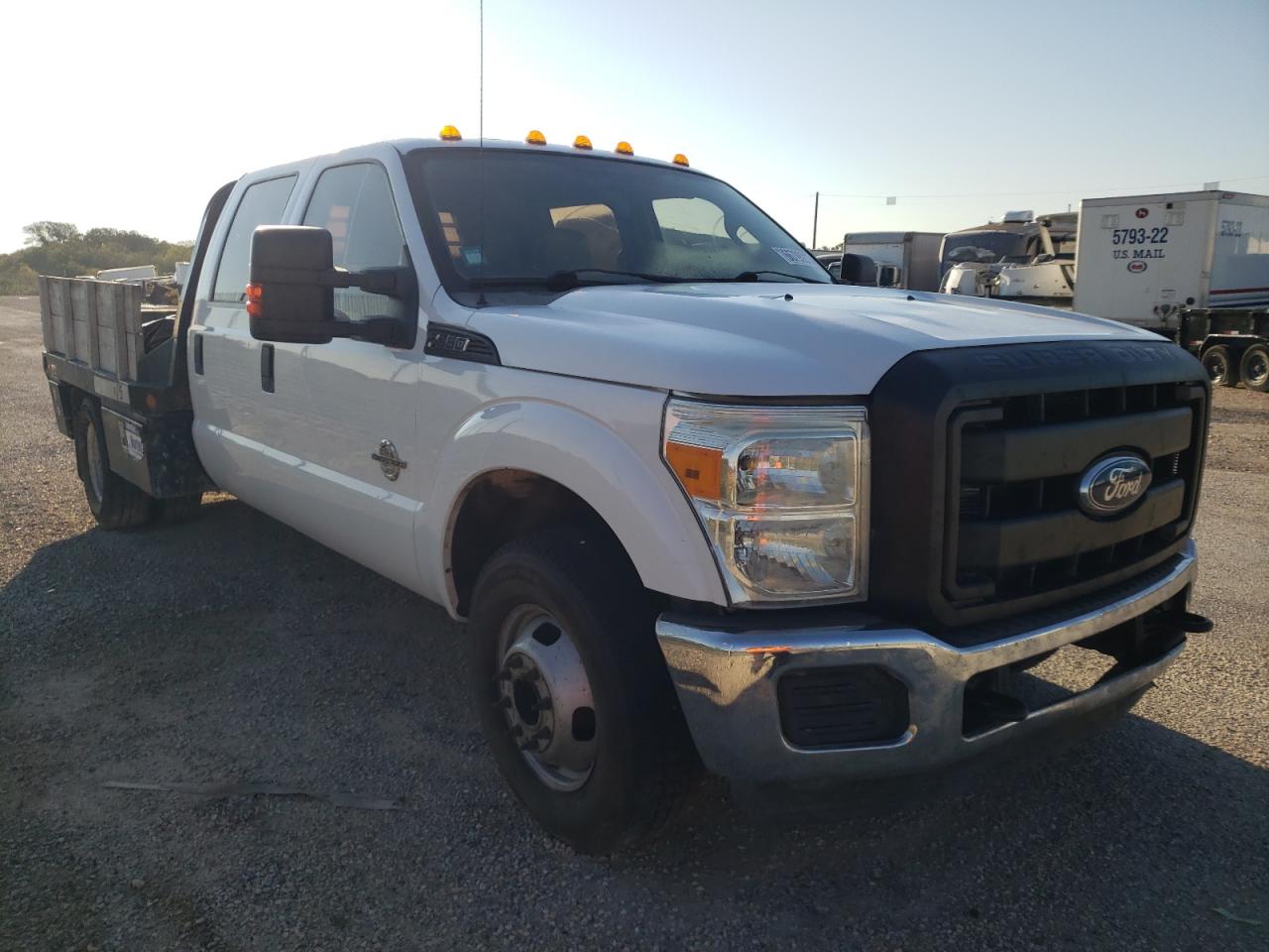 Photo 3 VIN: 1FD8W3GT3CEA59940 - FORD F350 