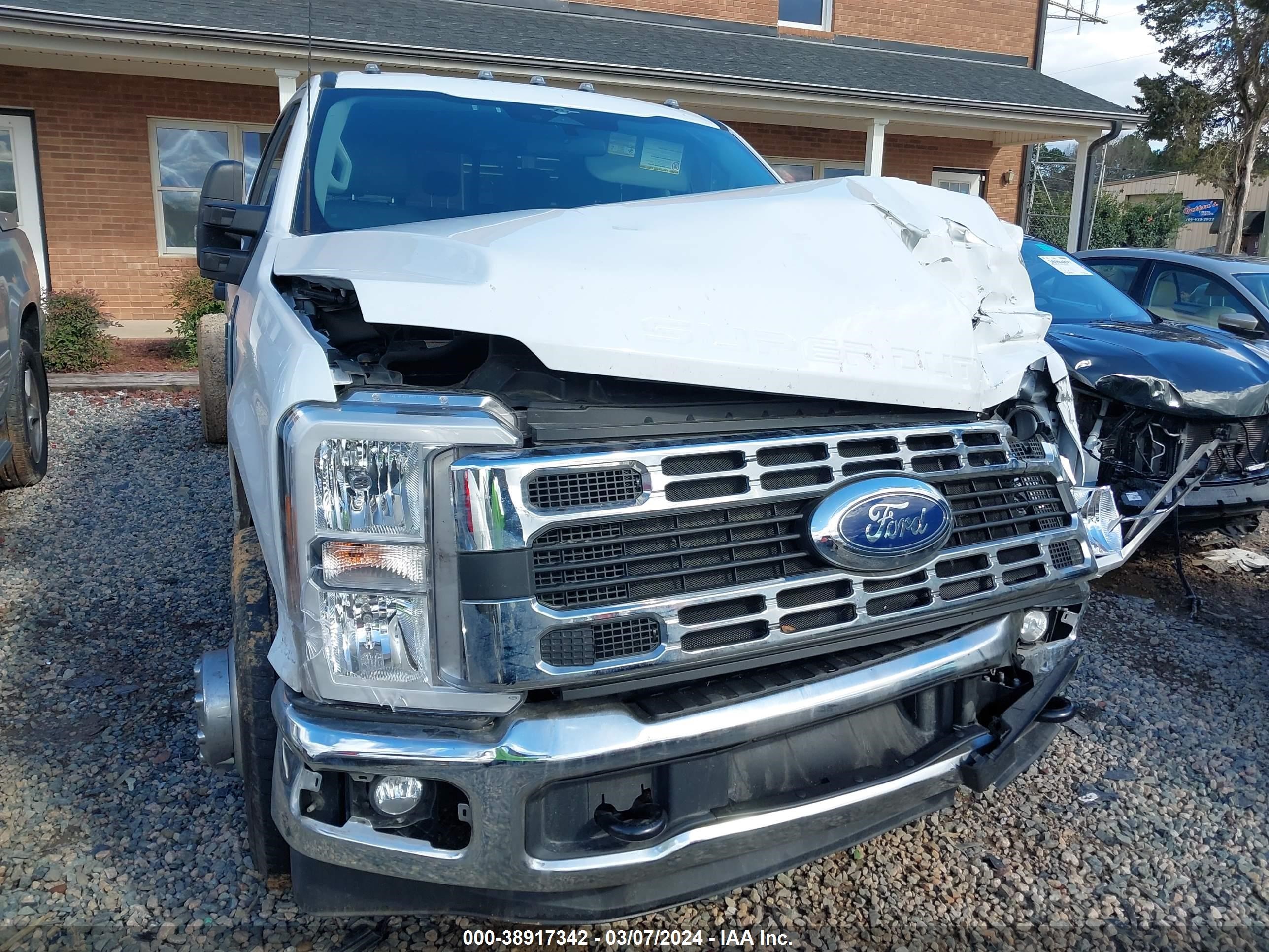 Photo 11 VIN: 1FD8W3GT3PEC30160 - FORD F350 