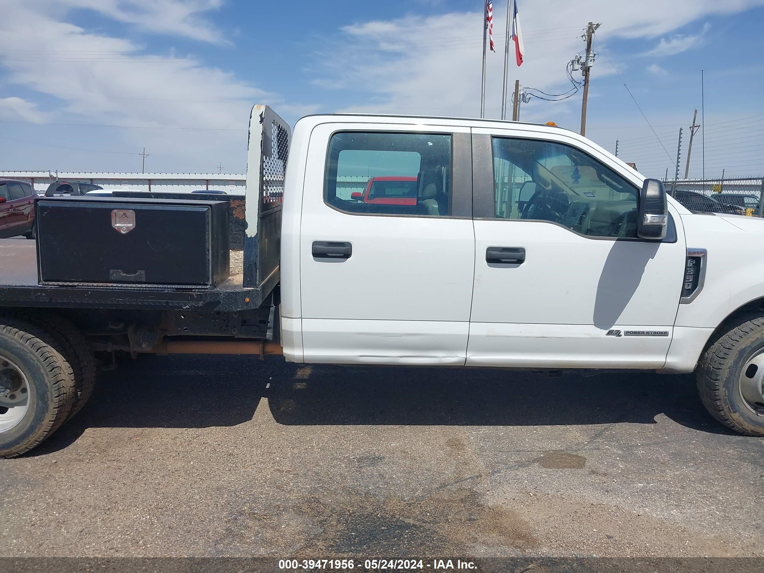 Photo 11 VIN: 1FD8W3GTXHEF50299 - FORD F350 