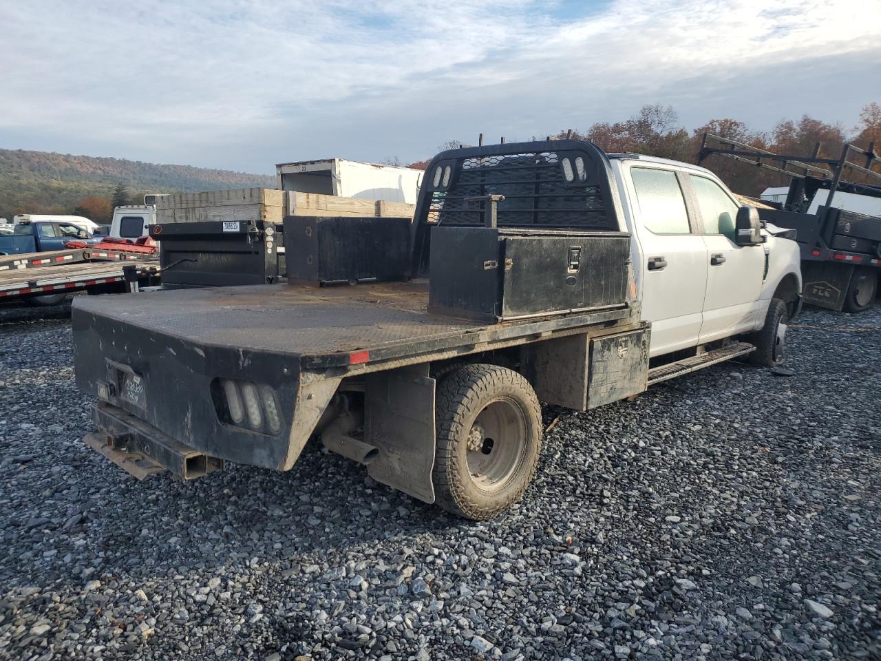 Photo 2 VIN: 1FD8W3H61KEE23702 - FORD F350 