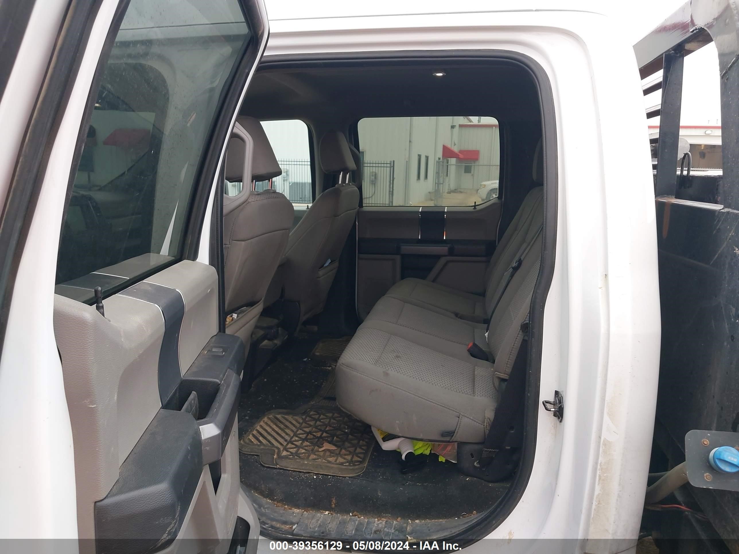 Photo 6 VIN: 1FD8W3HT2NEE58257 - FORD F350 