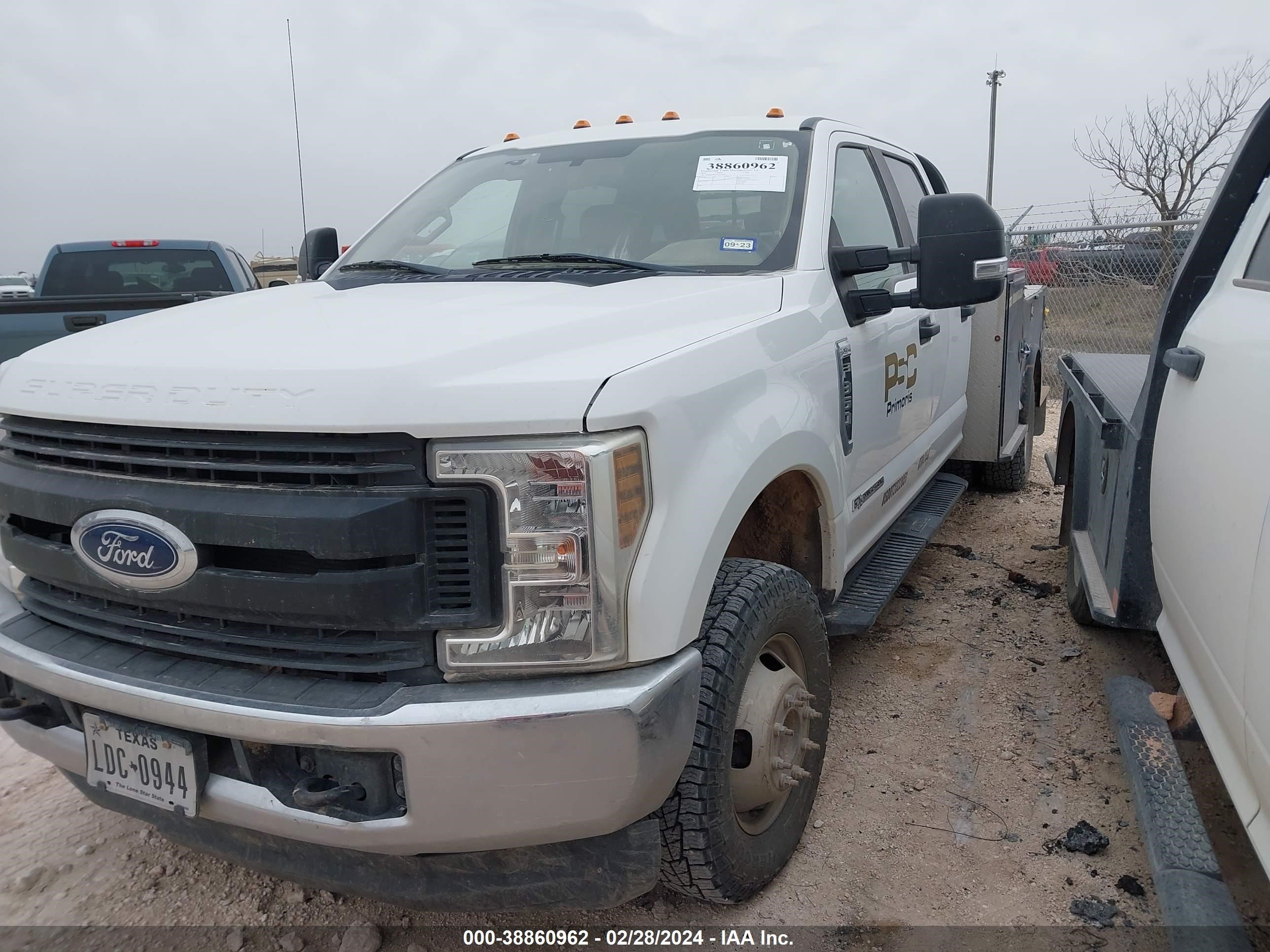 Photo 1 VIN: 1FD8W3HT7KEC10565 - FORD NULL 