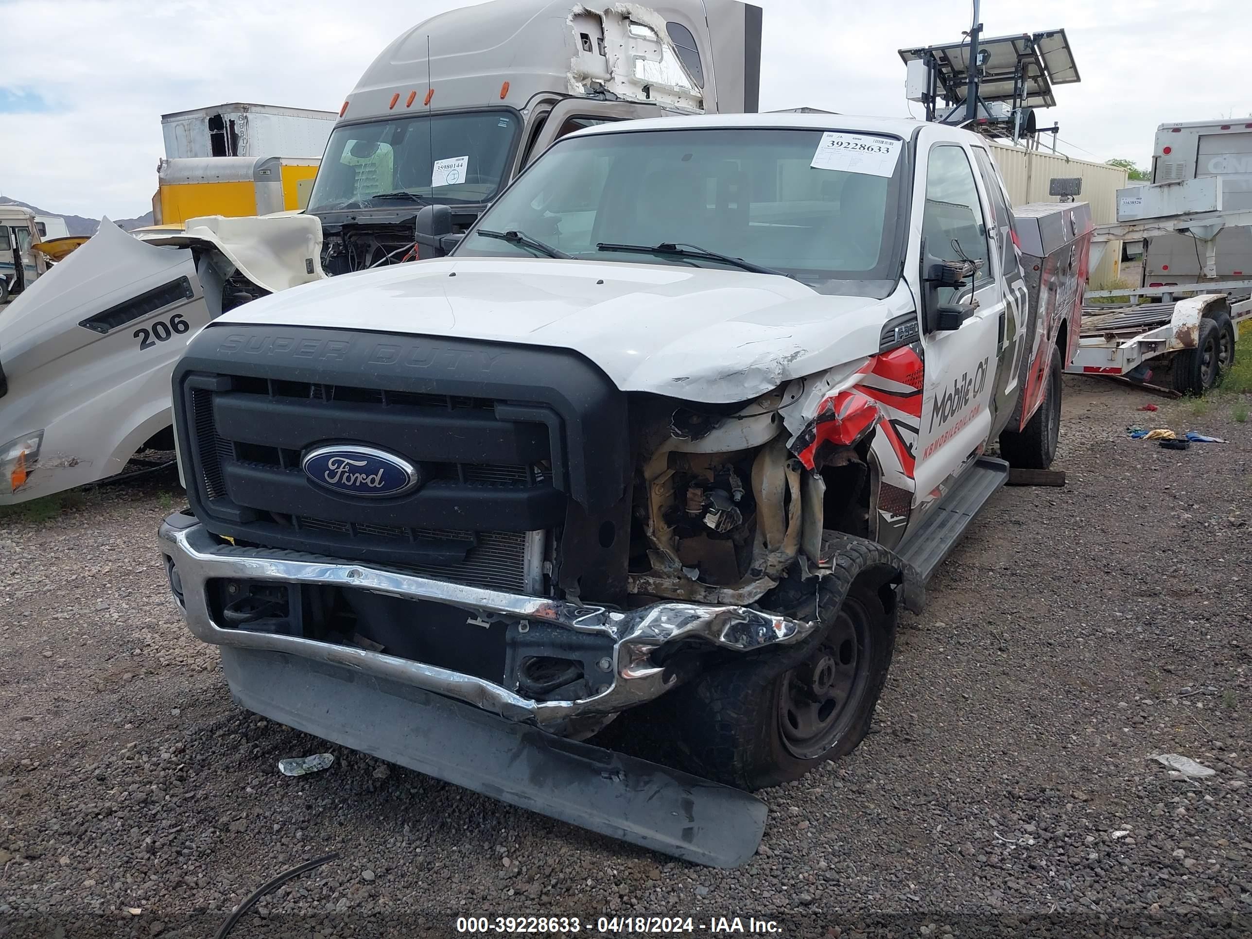 Photo 5 VIN: 1FD8X3B65BEC58498 - FORD F350 