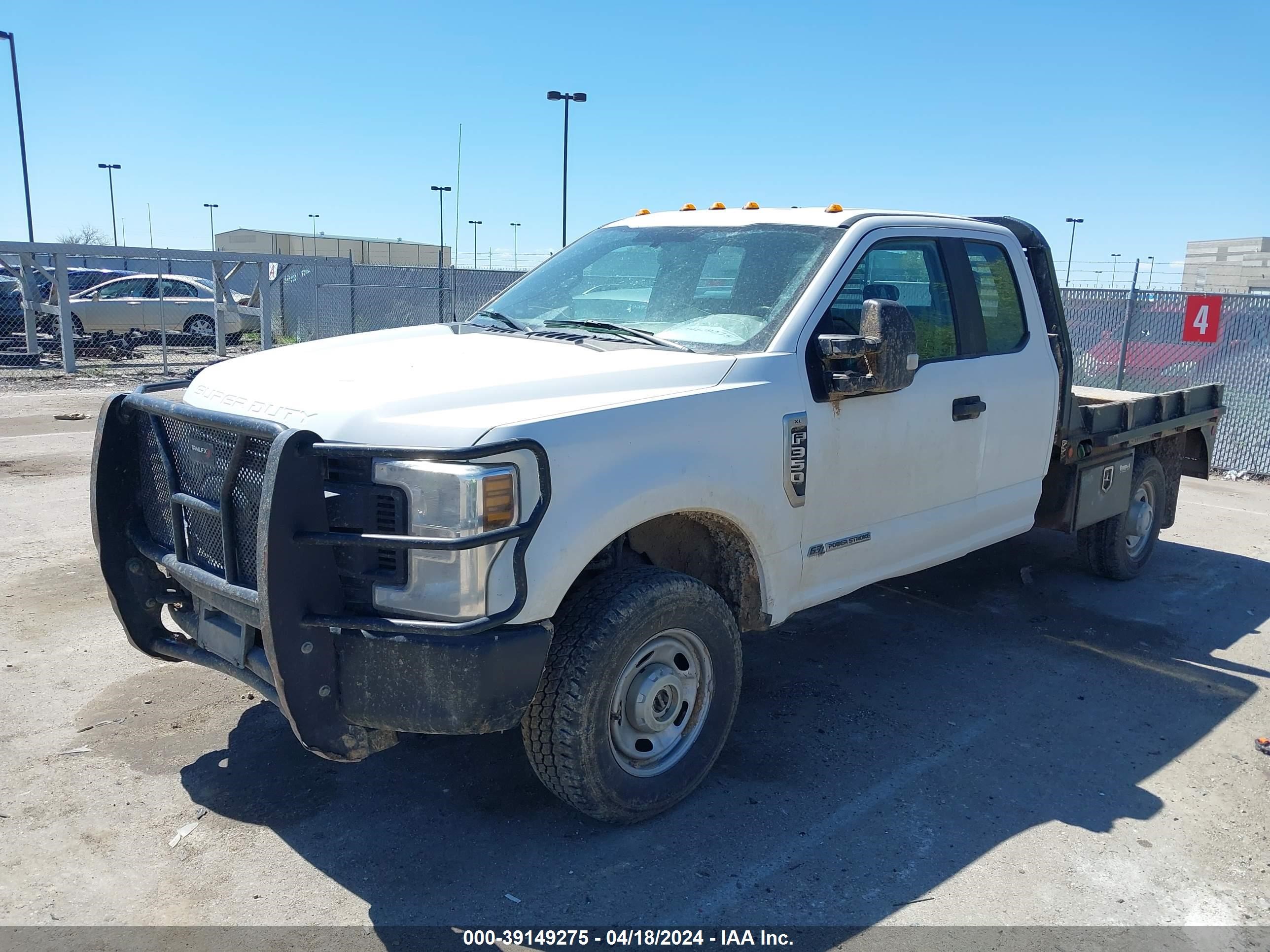 Photo 1 VIN: 1FD8X3BT1KED71189 - FORD F350 