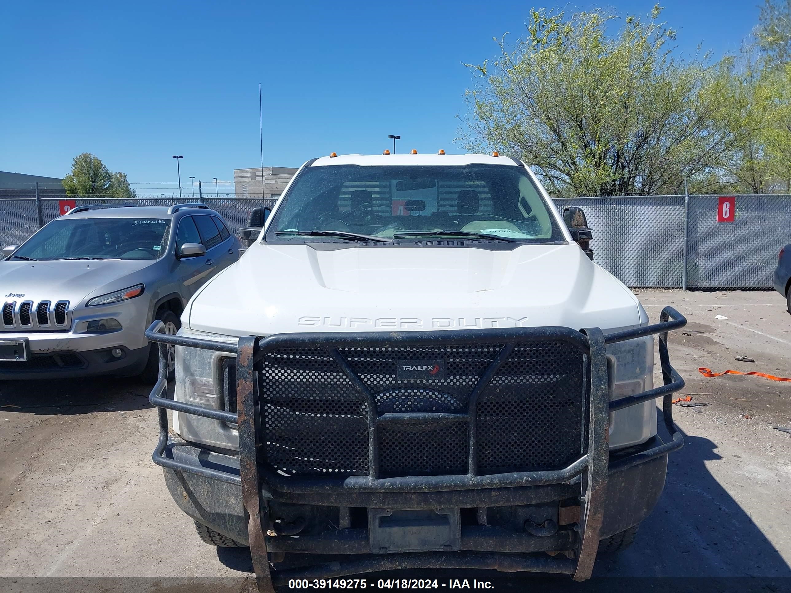 Photo 11 VIN: 1FD8X3BT1KED71189 - FORD F350 