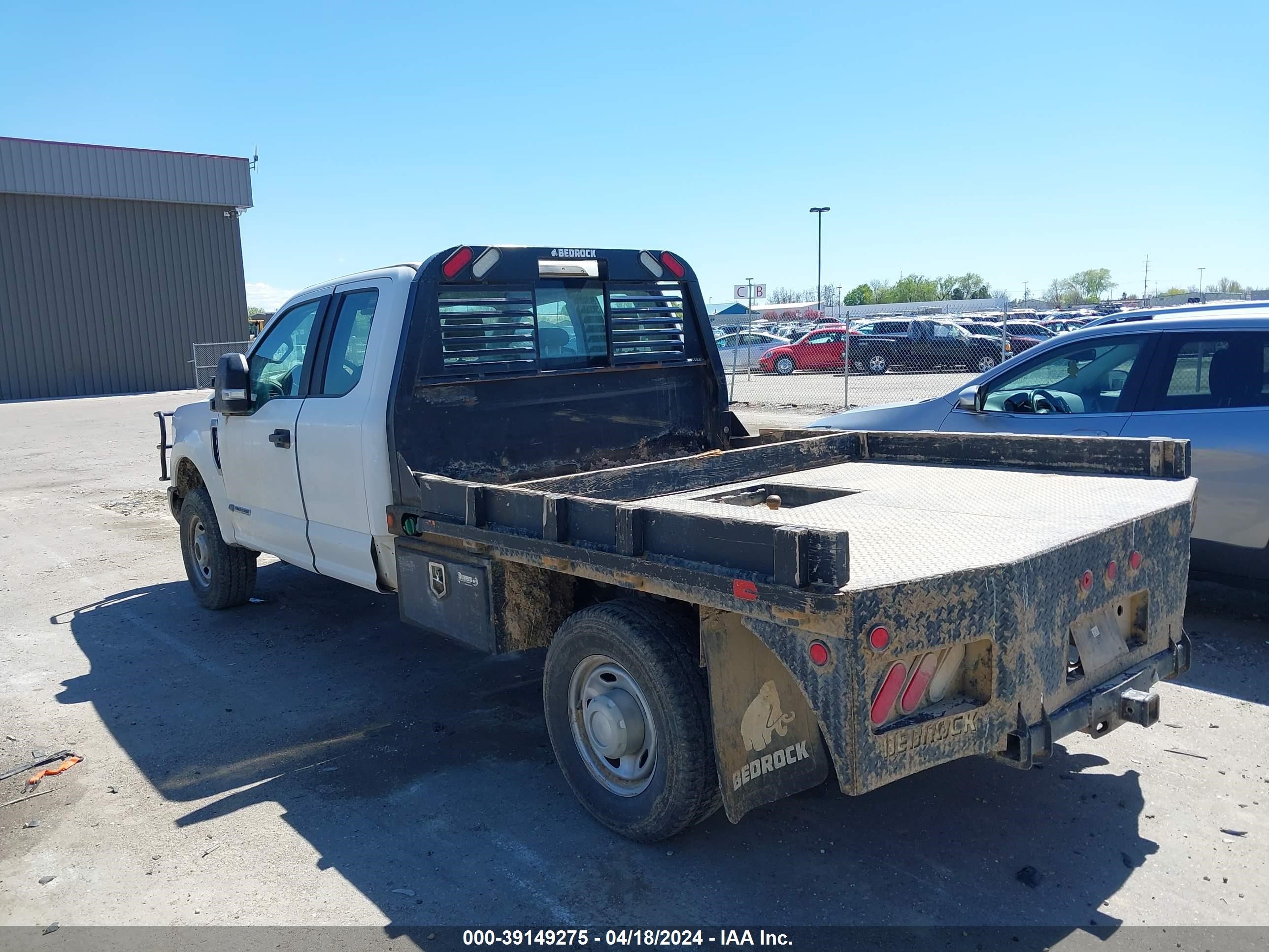 Photo 2 VIN: 1FD8X3BT1KED71189 - FORD F350 