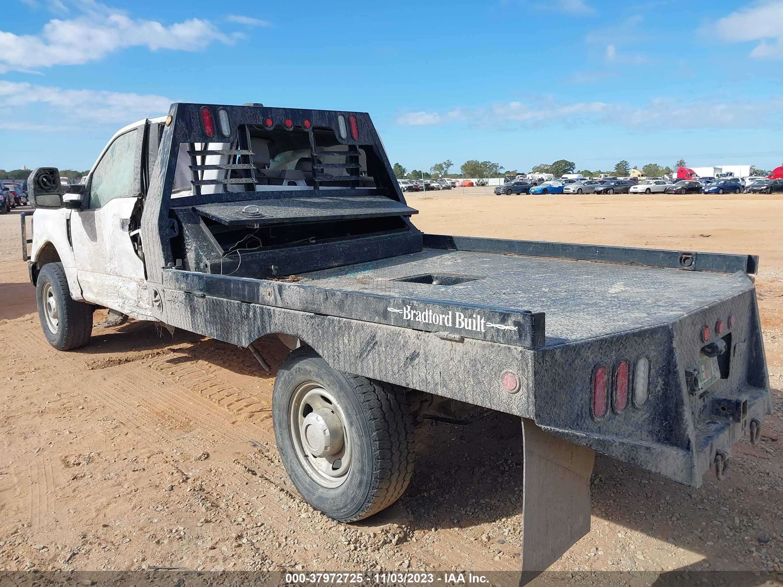 Photo 2 VIN: 1FD8X3FN4LED95760 - FORD F350 