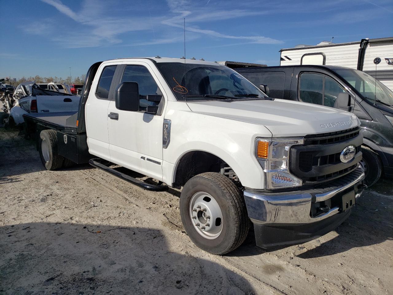 Photo 3 VIN: 1FD8X3HT5MED58732 - FORD F350 