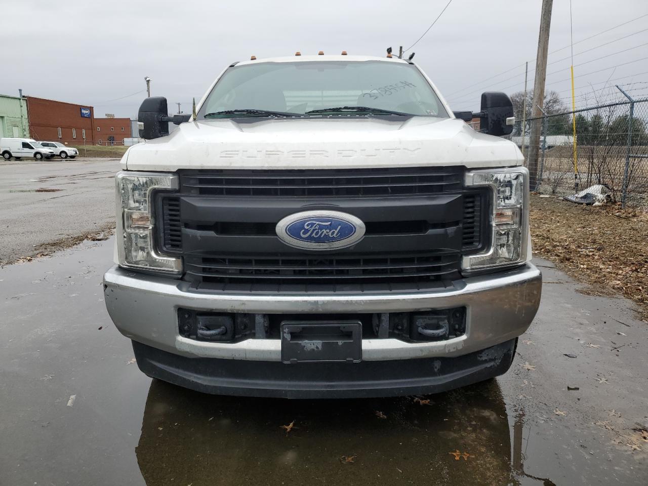 Photo 4 VIN: 1FD8X3HTXKEG12013 - FORD F350 