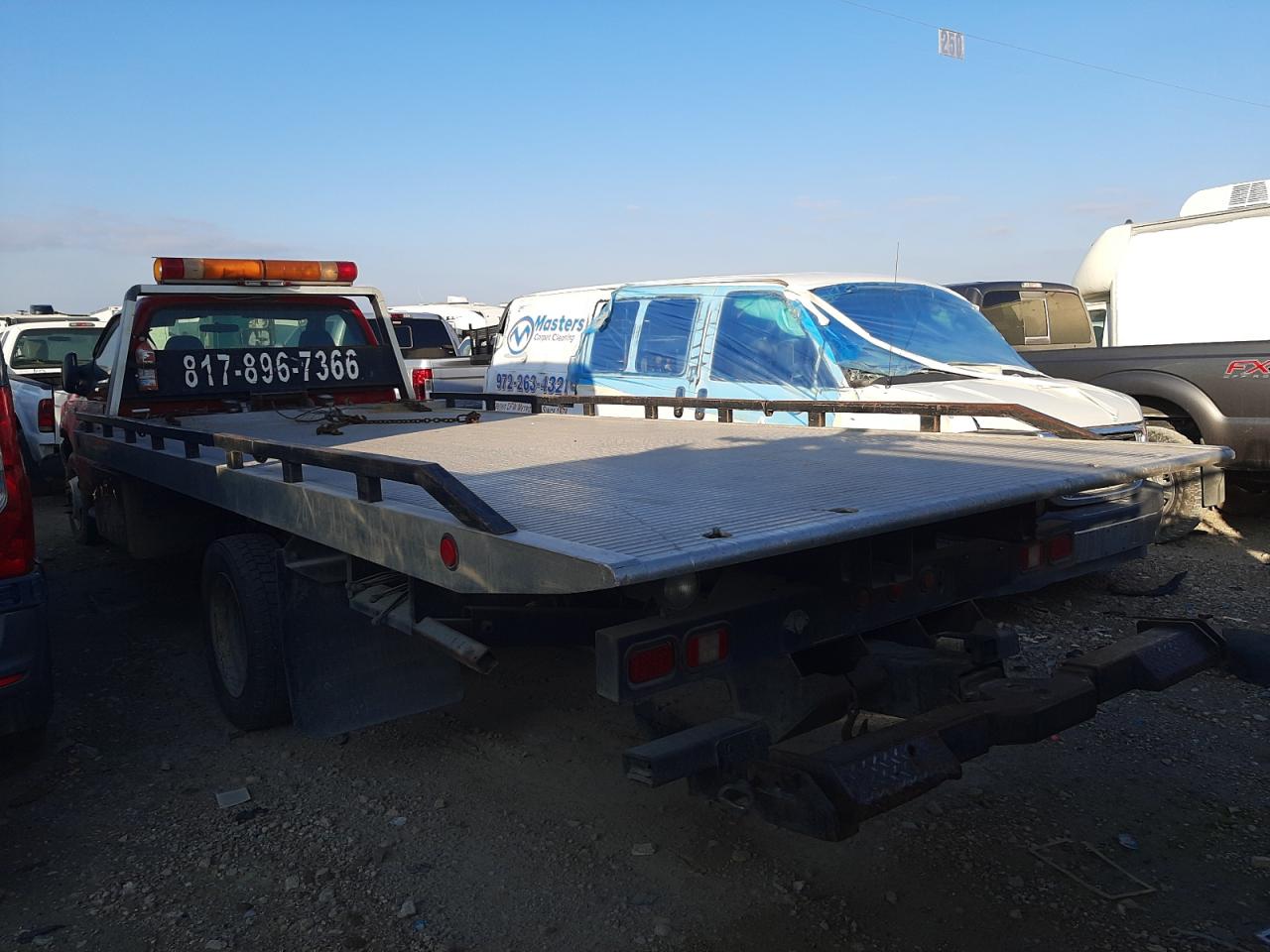 Photo 2 VIN: 1FDAF56F83EA45041 - FORD F550 