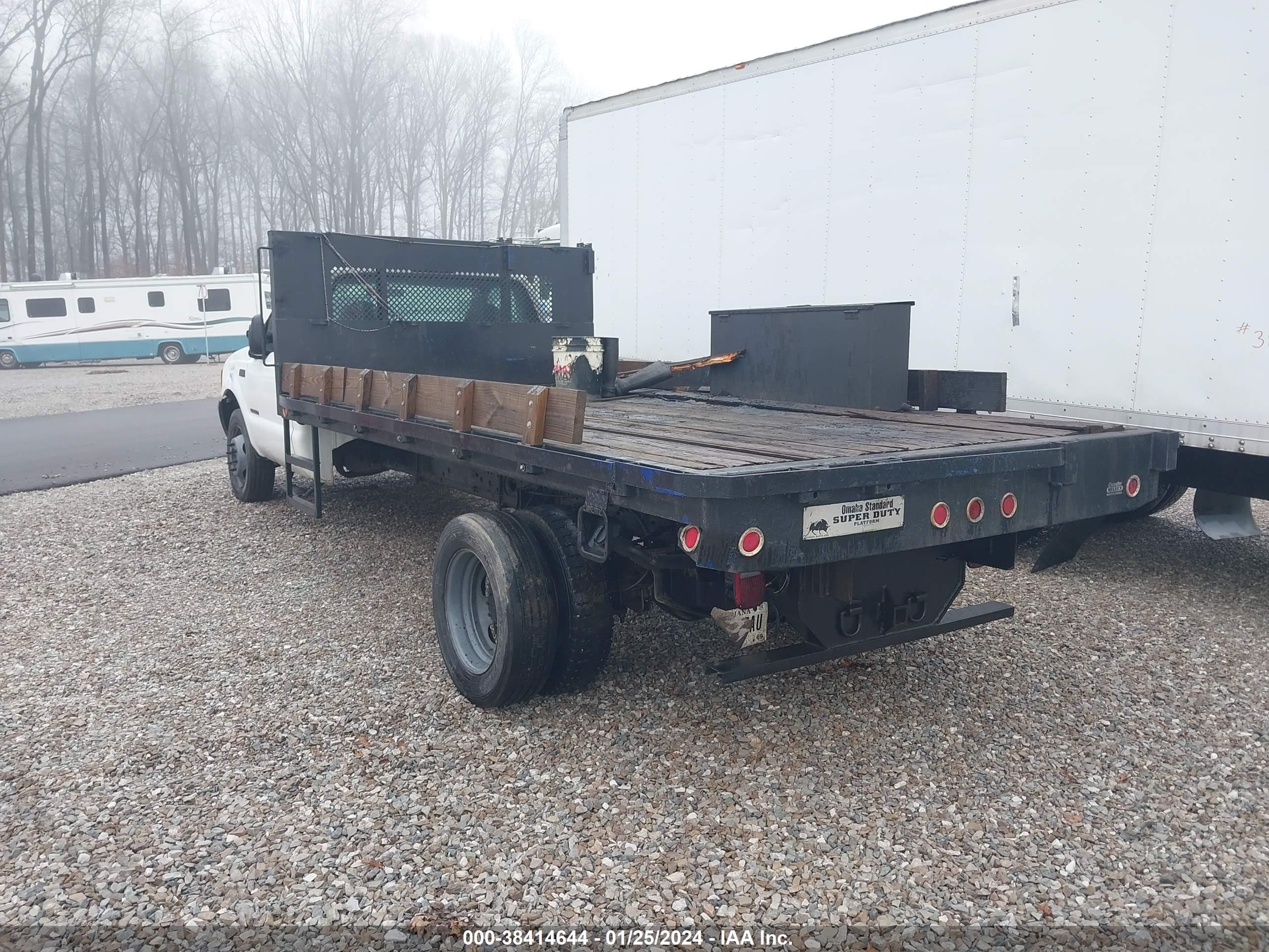 Photo 2 VIN: 1FDAF56F9YEE26663 - FORD F550 