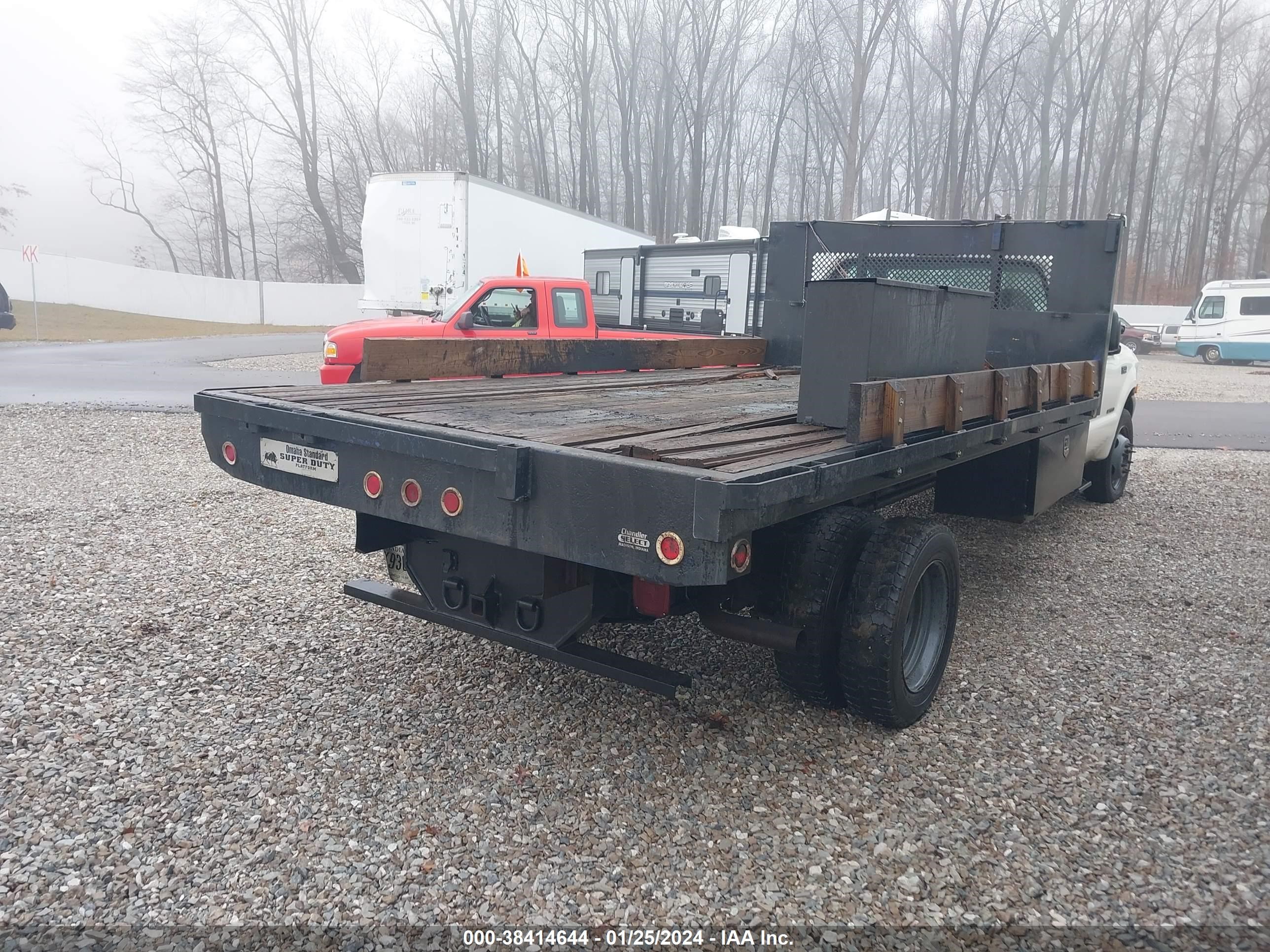 Photo 3 VIN: 1FDAF56F9YEE26663 - FORD F550 