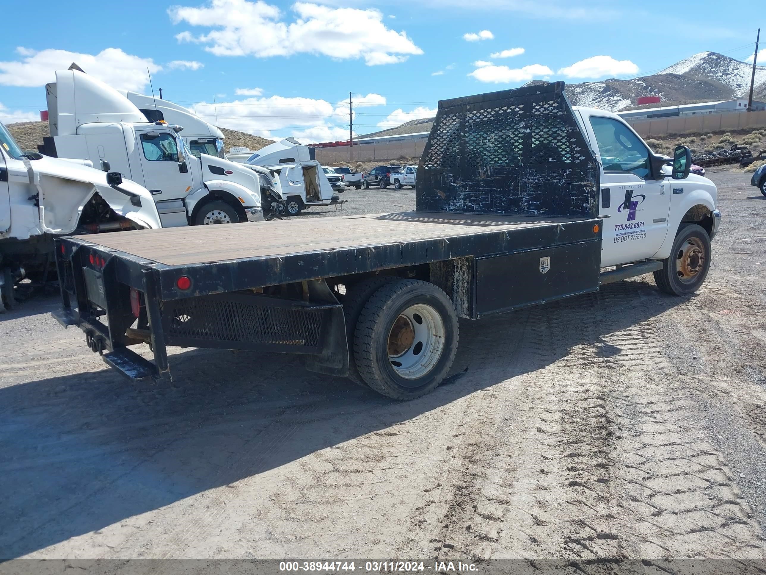 Photo 3 VIN: 1FDAF56P54EA38512 - FORD F550 