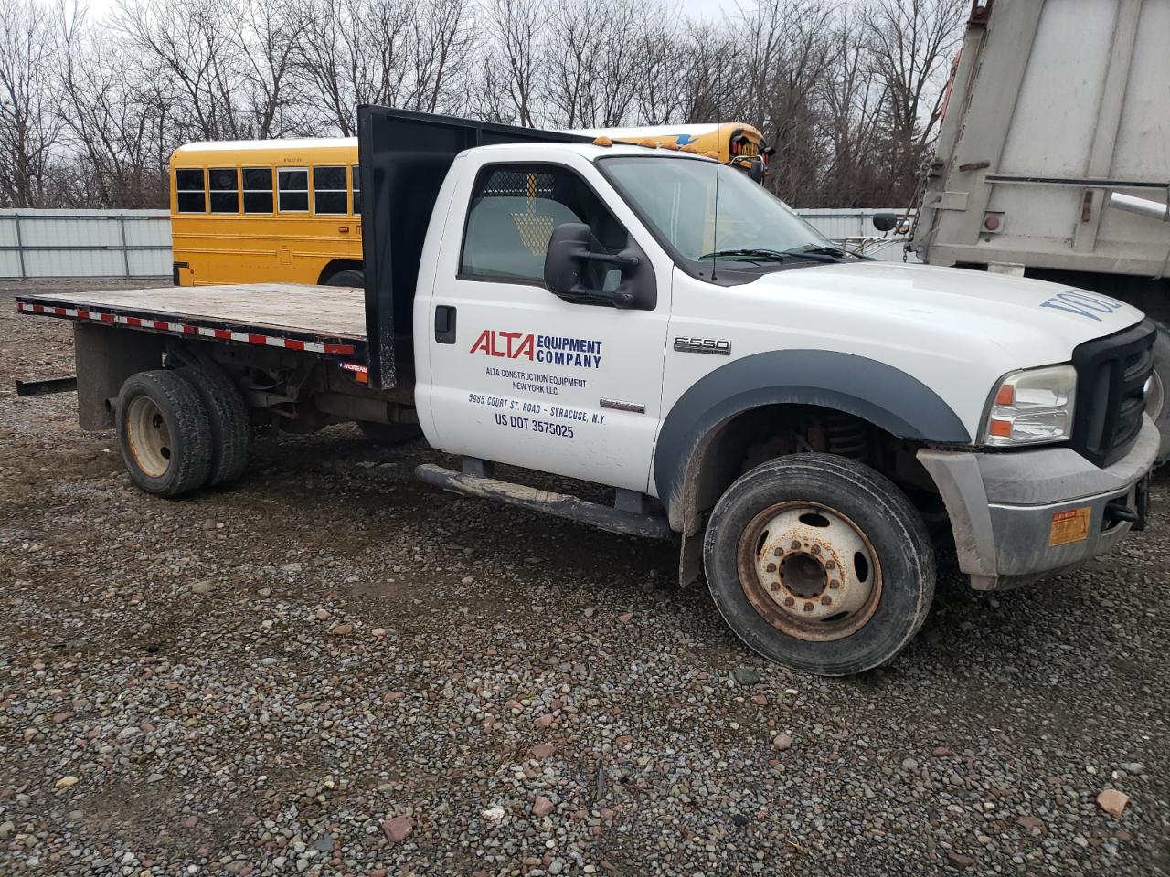 Photo 3 VIN: 1FDAF56P87EB45106 - FORD F550 