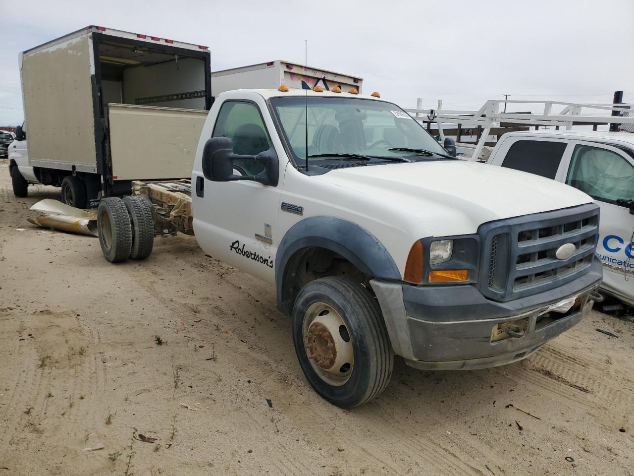 Photo 3 VIN: 1FDAF56PX6ED92027 - FORD F550 