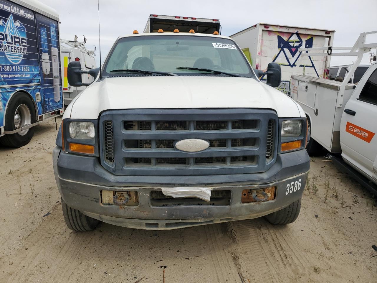 Photo 4 VIN: 1FDAF56PX6ED92027 - FORD F550 